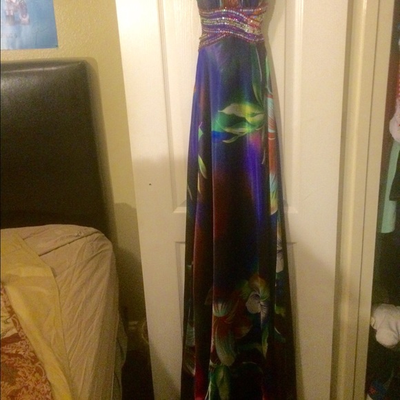 Prom dress - Picture 3 of 4