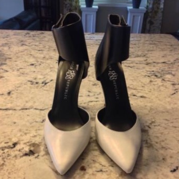 Rock & Republic pumps - Picture 2 of 3