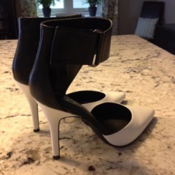 Rock & Republic pumps - Picture 3 of 3