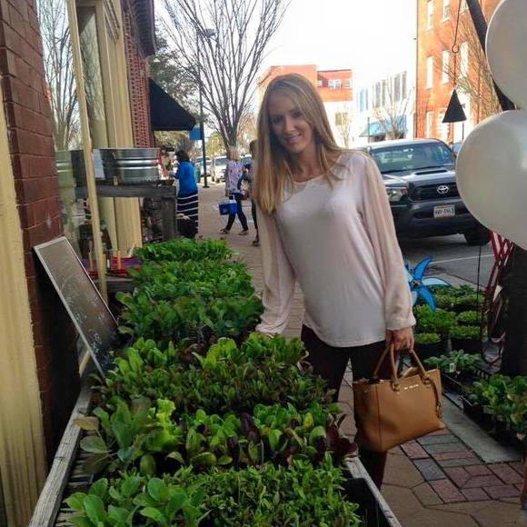 Meet your Posher, Tiffany - Picture 1 of 1