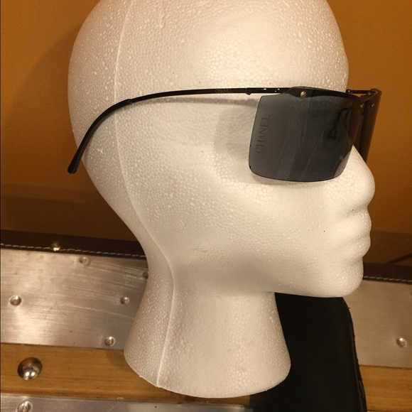 Shades:Chanel - Picture 2 of 4