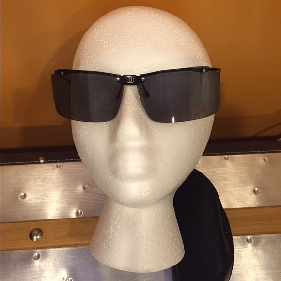 Shades:Chanel - Picture 1 of 4