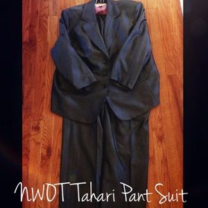 NWOT Tahari Pant suit