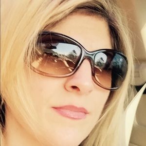 Meet your Posher, Debra