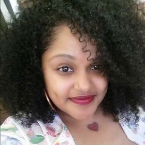 Meet your Posher, Evie