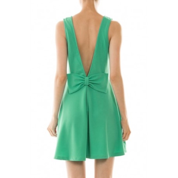 Solid bow back dress - Picture 2 of 2