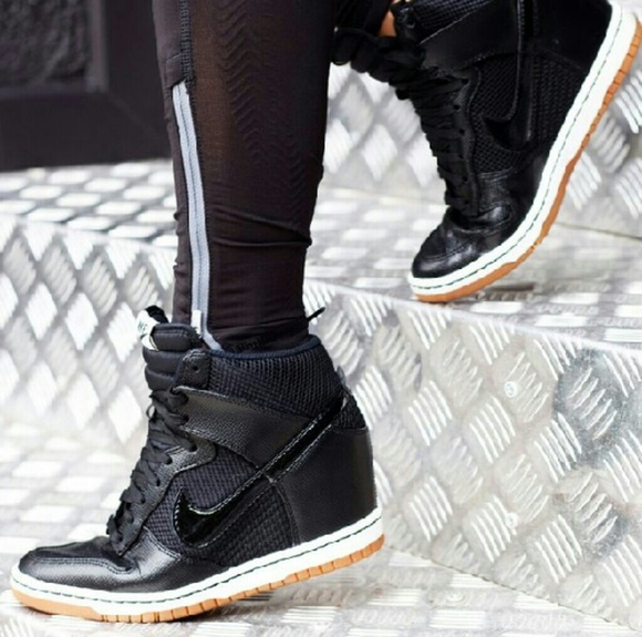 Nike Sky Hi Dunks