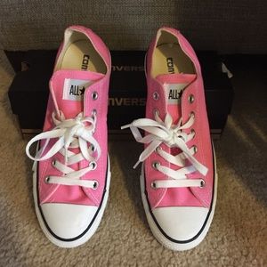 Pink Converse, size 8, like new condition