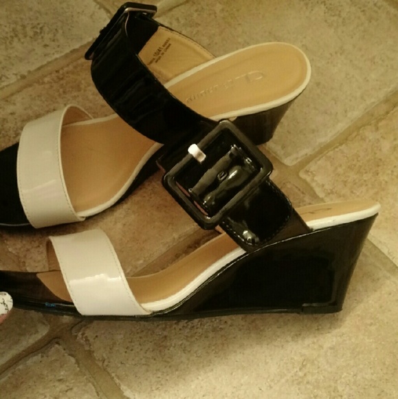 Sandles - Picture 2 of 6