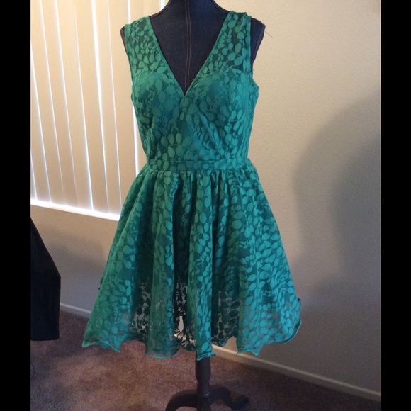 Chi chi London dress