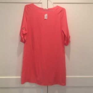 NWT Everly sz M coral shift dress.