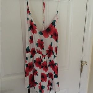 NWT Floral Romper🌺