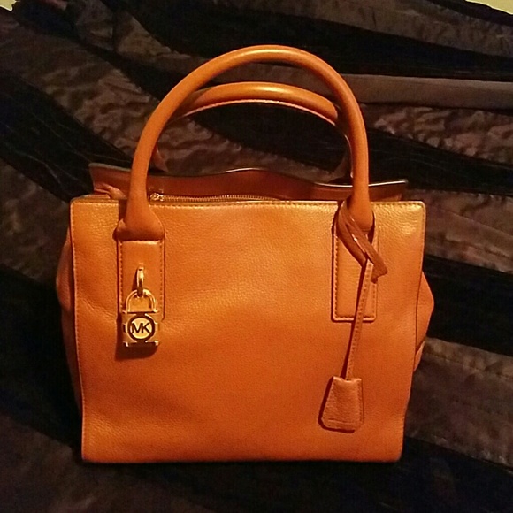 🎉REDUCED🎉 Michael Kors medium purse