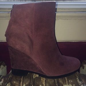 Lavender Nine West wedge booties