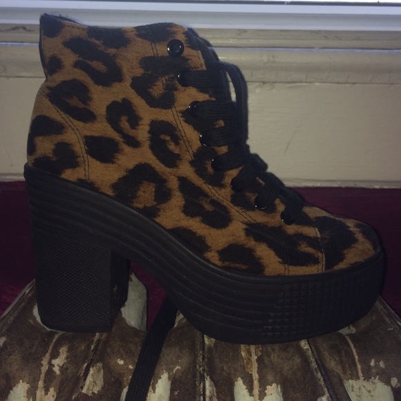 Plat form cheetah booties