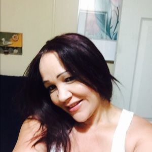 Meet your Posher, Iris