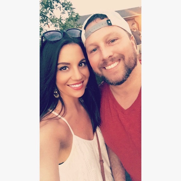 Meet your Posher, Abby - Picture 3 of 3