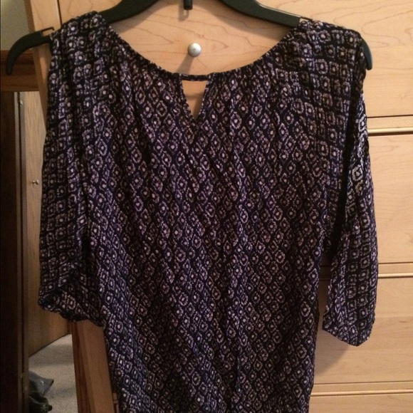 Top - Picture 2 of 2