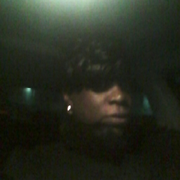 Meet your Posher, Lori - Picture 1 of 1