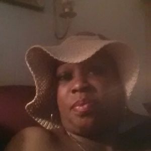 Meet your Posher, Nikki