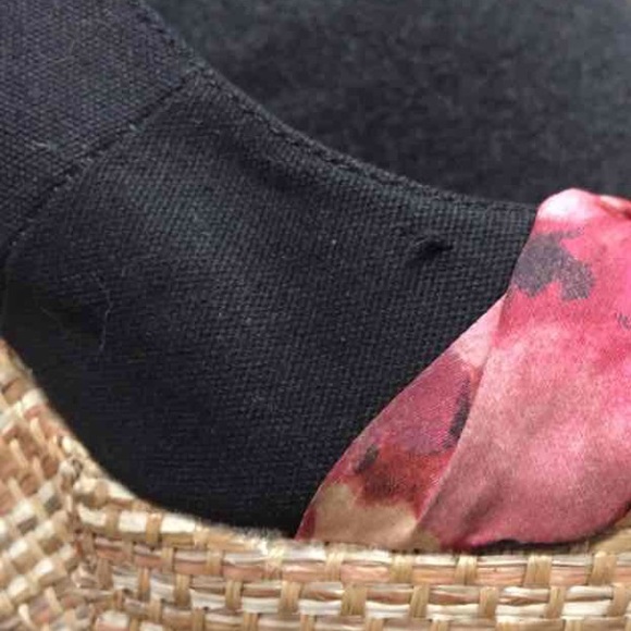 | SOLD | Maurice's Floral Wedges - Picture 3 of 4