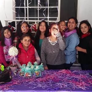 Meet your Posher, Amparo