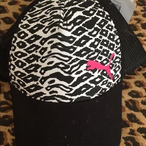 Puma hat pink and black