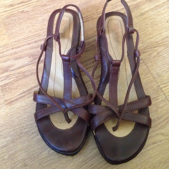 Born strappy shoes