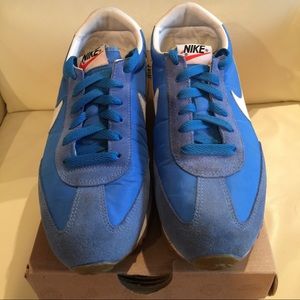 Classic Nike Oceania Sneakers