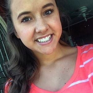 Meet your Posher, Carrie