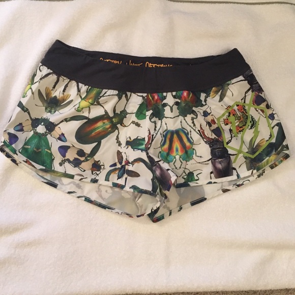 Reebok bug shorts Clearance