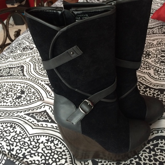 De Blossom Collection Shoes - WHAT!!!!! These are the show stopper! 😜