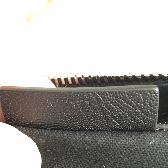 ***SOLD VIA TRADE*** Medium Givenchy Antigona - Picture 2 of 4