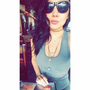 Meet your Posher, Vivian