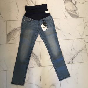 NWT size 2 girlfriend maternity skinny jeans