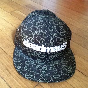 Deadmau5 SnapBack *Glows in the Dark*