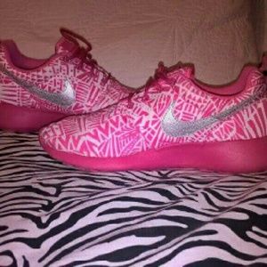 Nike Roshe size 6.5 never worn