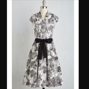 Retrolicious Conifer Dress