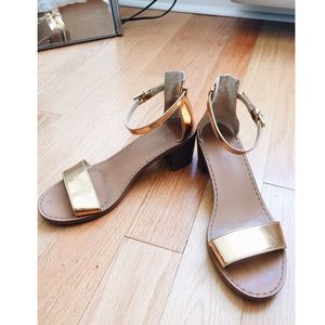 Heeled sandal in Gold from Zara