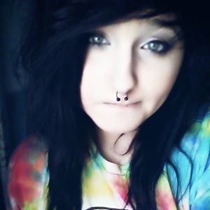 Meet your Posher, Courtney