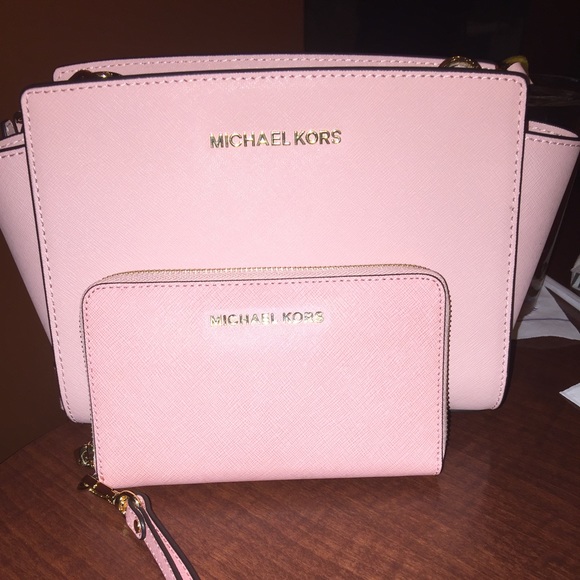 Sold on Ⓜ️erc. Username: Mika Jay