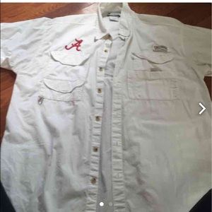 Men's size L Columbia short sleeve button up.