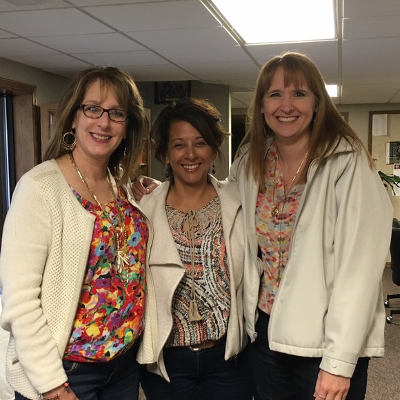 Meet your Posher, Brenda - Picture 2 of 4