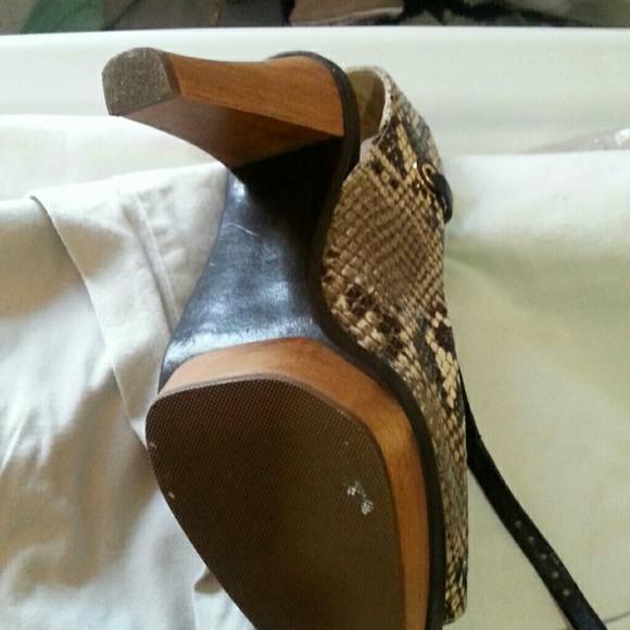 Coach heels - Picture 2 of 4