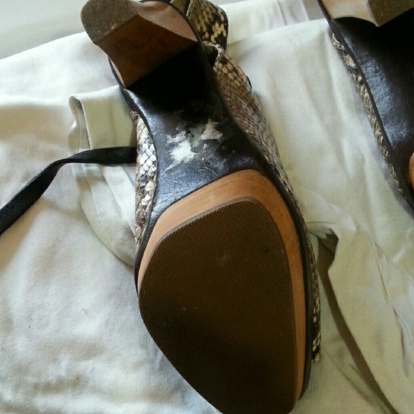 Coach heels - Picture 3 of 4