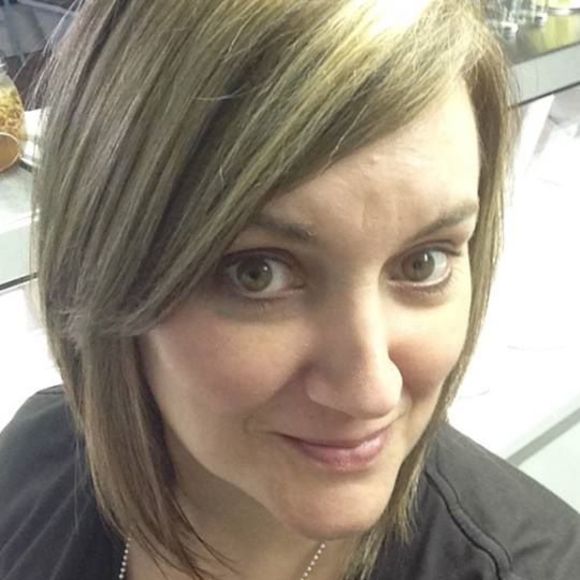 Meet your Posher, Laura - Picture 1 of 1