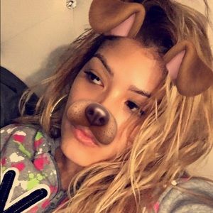 Meet your Posher, Awilda