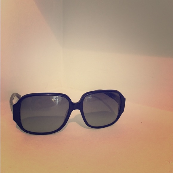 Authentic Tory Burch sunglasses ⬇️⬇️⬇️