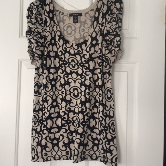 Black and Tan scrolled top