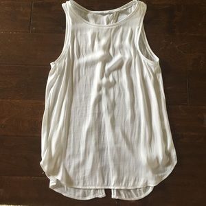 Tart Top NWOT MEDIUM 🍀